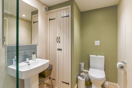 Boot Room Bathroom 5