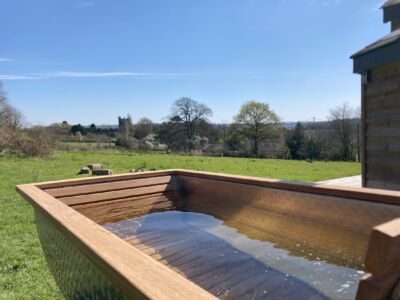 Chenoweth Outside Bath / Hot Tub