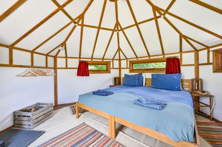 Haye yurt - bright and airy 